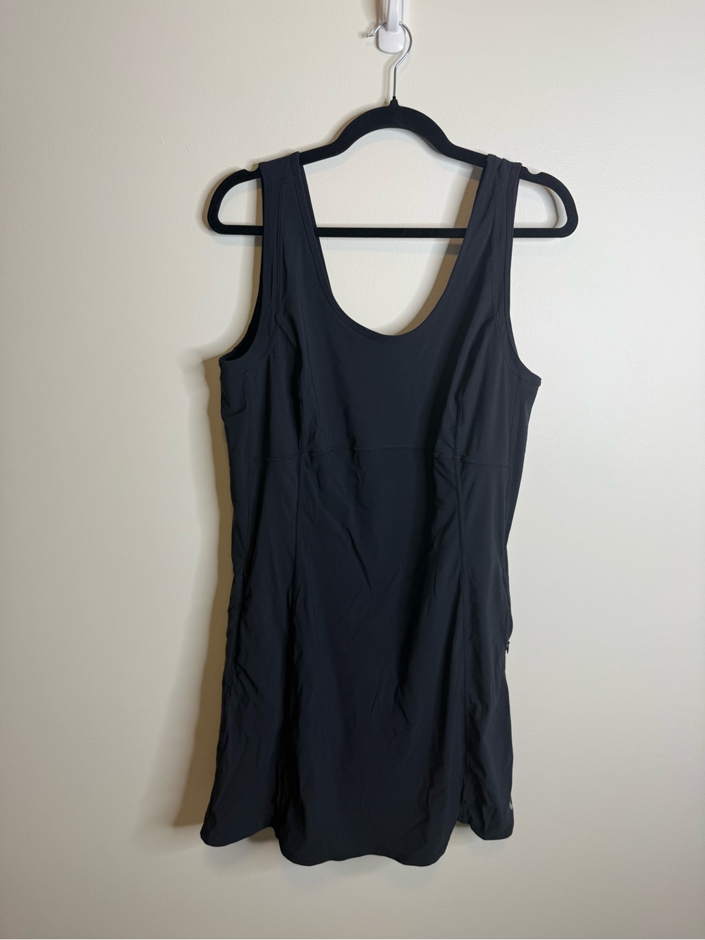 Lole Black Scoop Neck Sleeveless Dress with built in shorts, skort size XL